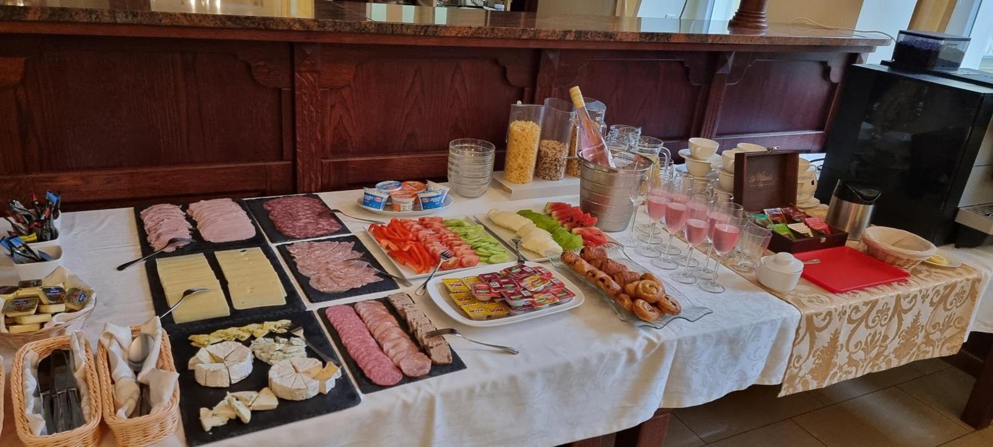 Palac Lucja Bb Zakrzów Esterno foto