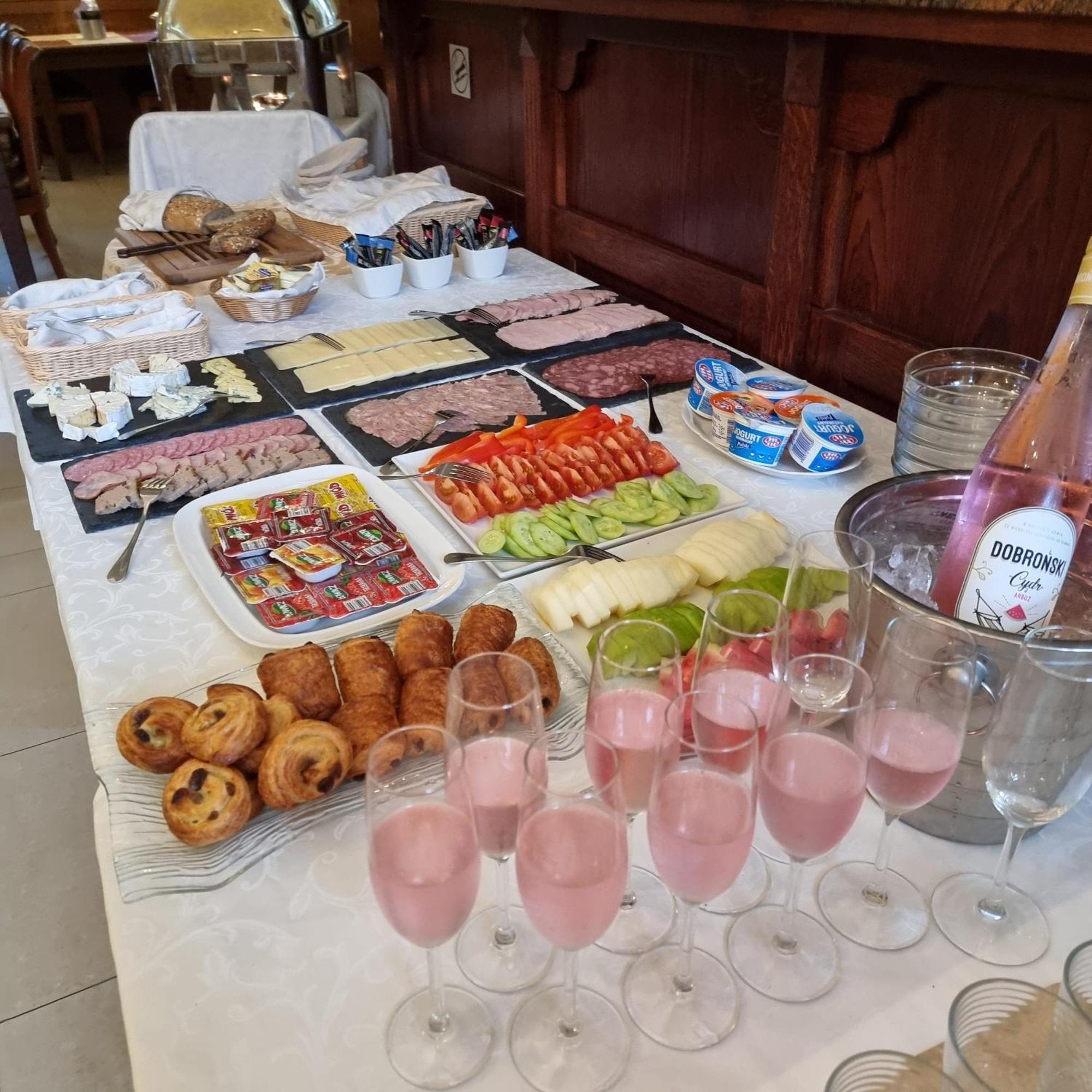 Palac Lucja Bb Zakrzów Esterno foto