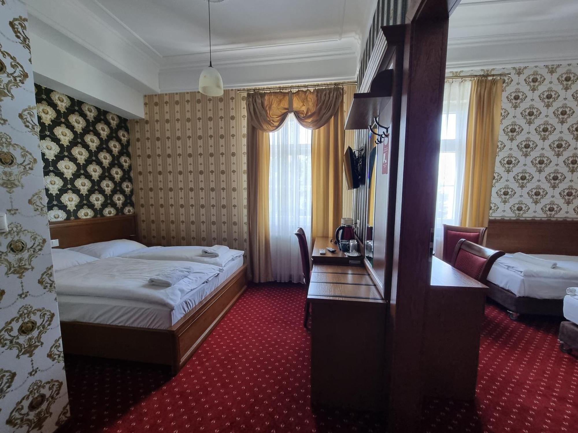 Palac Lucja Bb Zakrzów Esterno foto