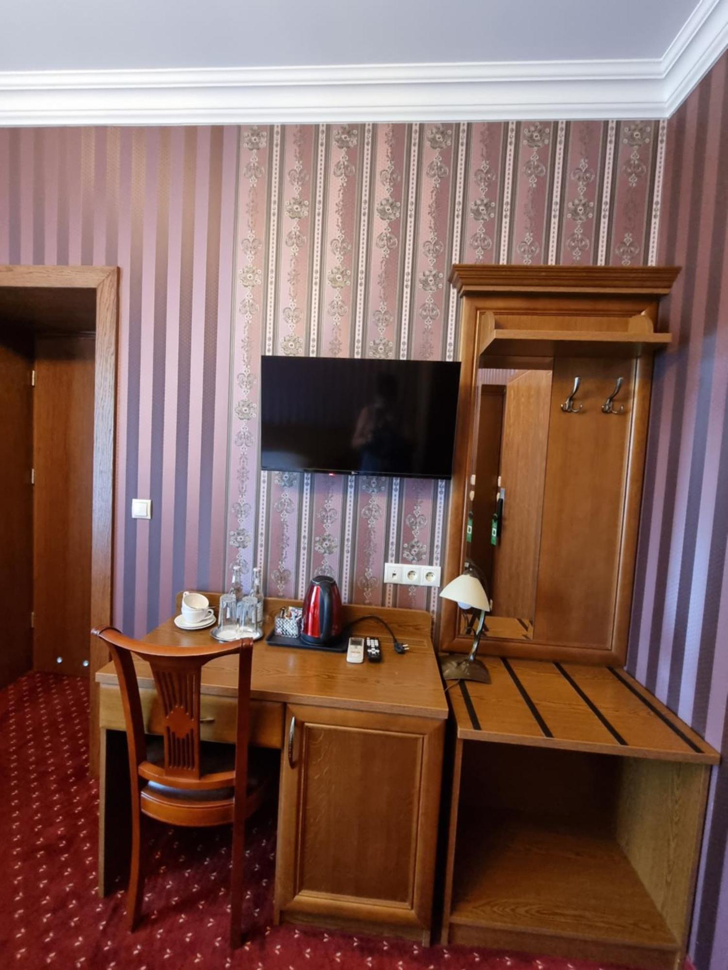 Palac Lucja Bb Zakrzów Esterno foto