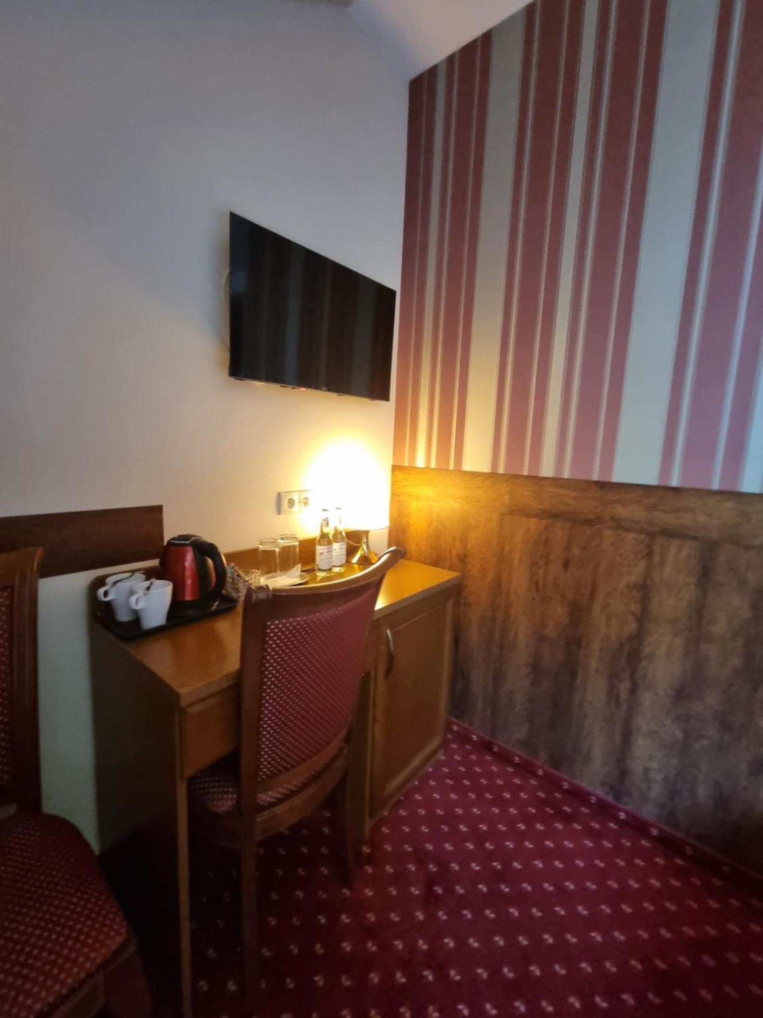 Palac Lucja Bb Zakrzów Esterno foto