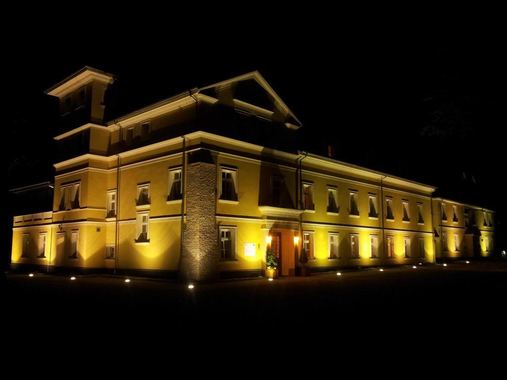 Palac Lucja Bb Zakrzów Esterno foto