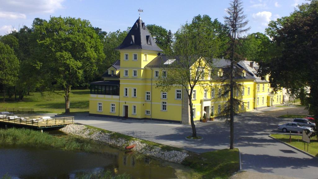 Palac Lucja Bb Zakrzów Esterno foto