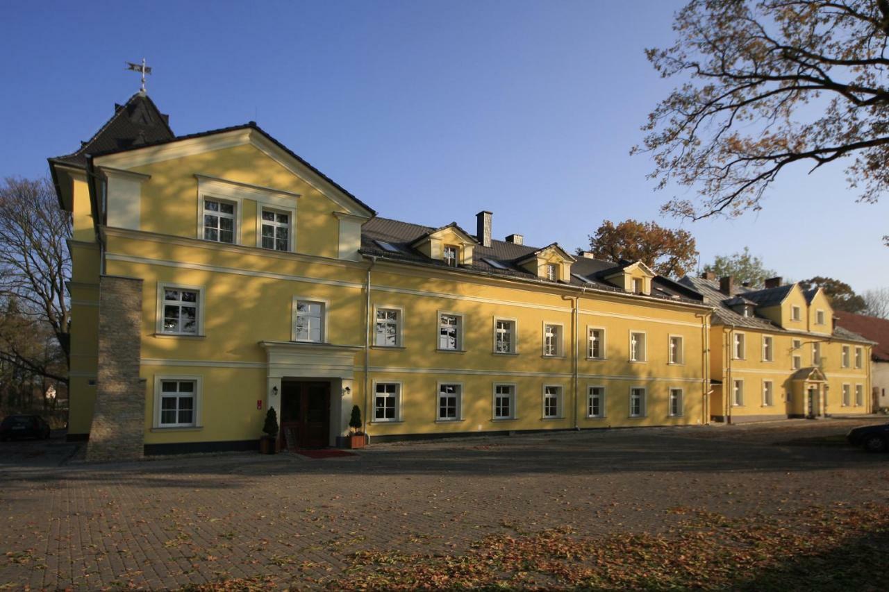 Palac Lucja Bb Zakrzów Esterno foto